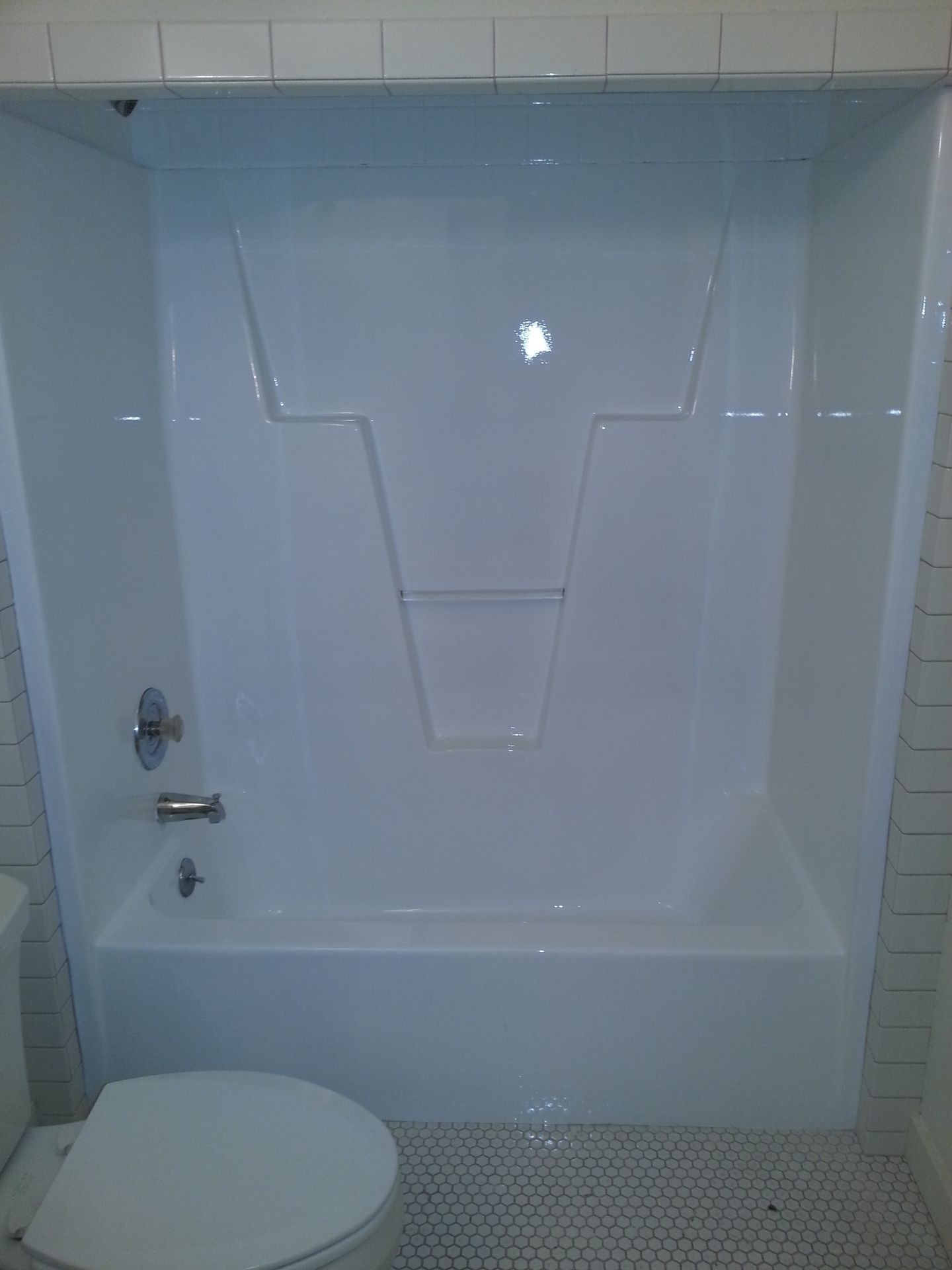 Fiberglass Tub Enclosure Freshly Resurfaced...